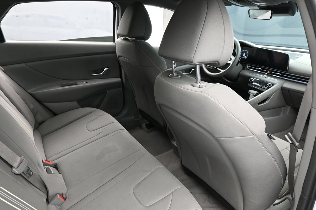 Used 2024 Hyundai Elantra SEL FWD image 42