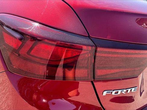 Used 2024 Kia Forte LXS w/ LXS Technology Package image 27