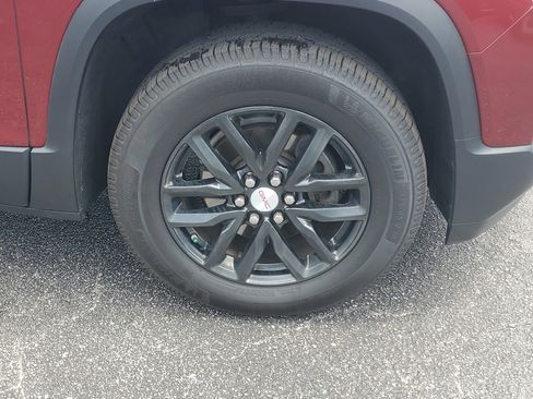 Used 2018 GMC Acadia SLT w/ LPO, Floor Liner Package FWD image 8