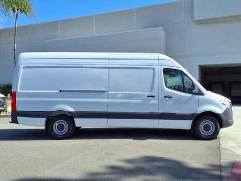 New 2026 Mercedes-Benz Sprinter 2500 image 23