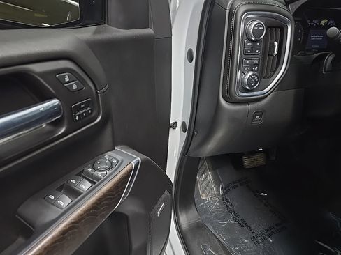 Used 2021 GMC Sierra 1500 Denali AWD/4WD image 32