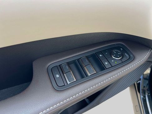 New 2026 Lexus RX 450h AWD image 17