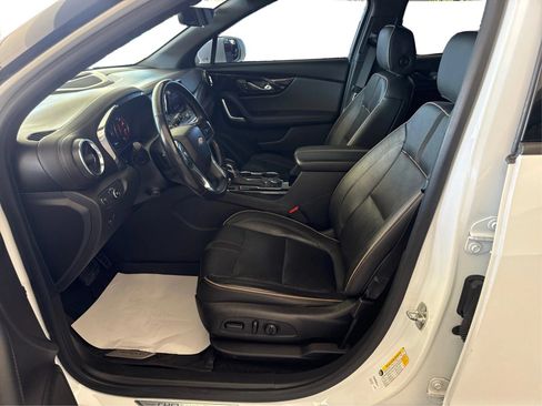 Used 2019 Chevrolet Blazer Premier w/ Sun and Wheels Package FWD image 9