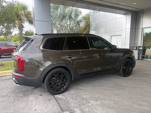 Used 2021 Kia Telluride SX w/ Nightfall Edition Package AWD/4WD image 3