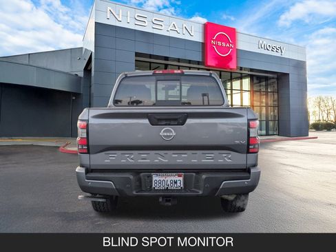 Used 2022 Nissan Frontier SV image 9