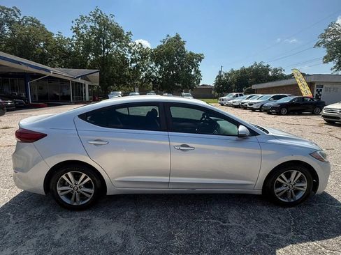 Used 2018 Hyundai Elantra Value Edition w/ Cargo Package FWD image 8