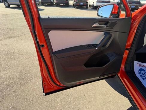 Used 2018 Volkswagen Tiguan SEL image 35