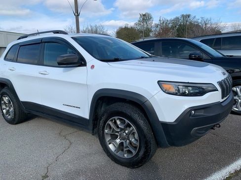 Used 2020 Jeep Cherokee Trailhawk w/ Comfort/Convenience Group image 3