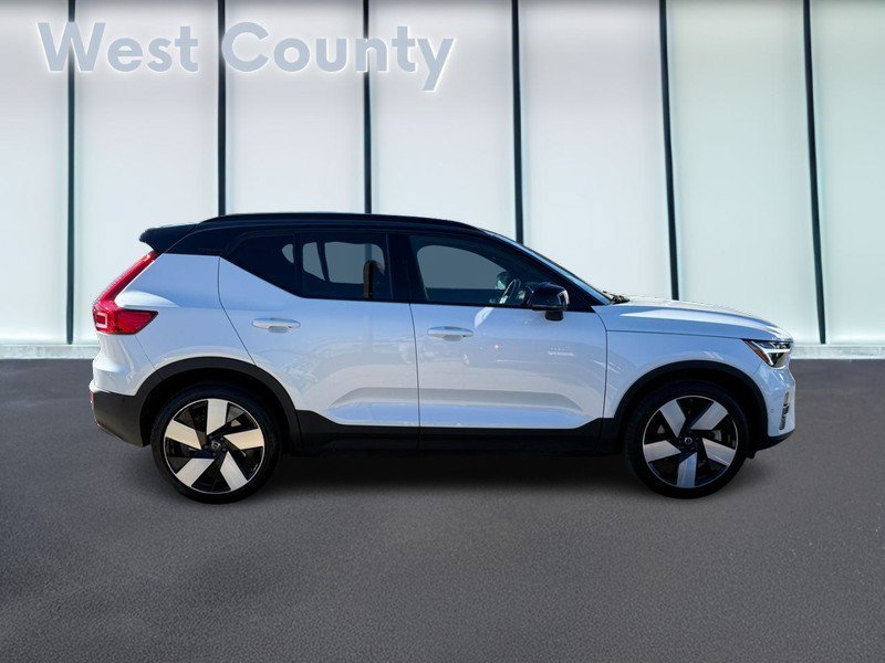 Used 2023 Volvo XC40 Recharge Ultimate w/ Protection Package Premier AWD/4WD image 2