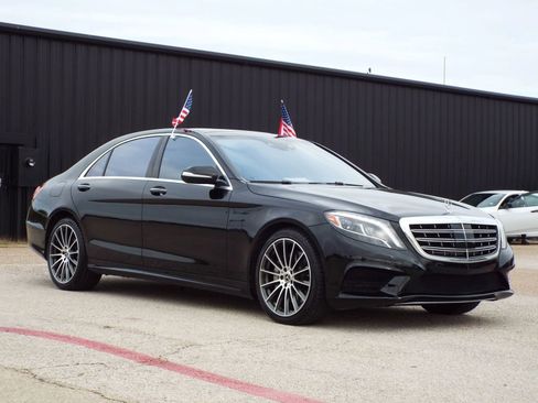 Used 2015 Mercedes-Benz S 550 Sedan w/ Sport Package w/ Sport Package image 3