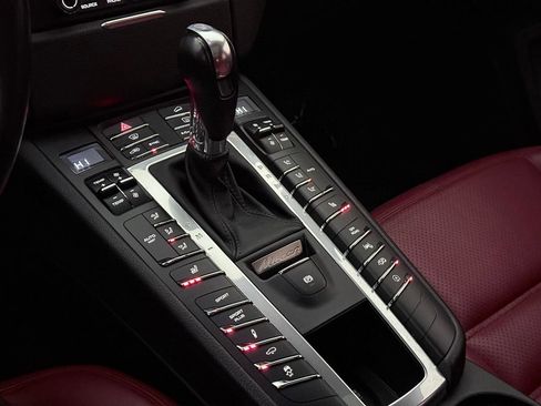 Used 2018 Porsche Macan GTS image 37