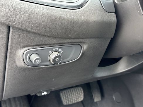 Used 2024 Chevrolet Equinox LS FWD image 15