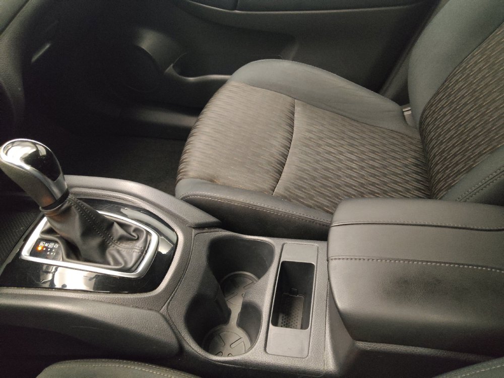 Used 2017 Nissan Rogue S w/ S Appearance Package FWD image 26