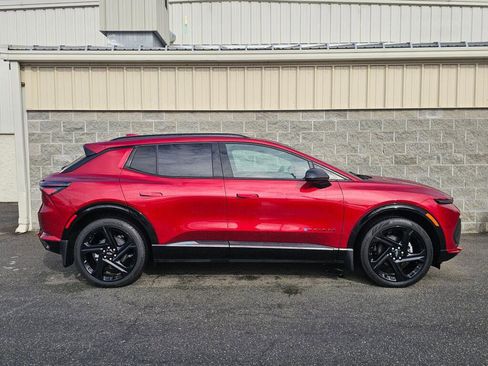 Used 2025 Chevrolet Equinox EV RS image 9