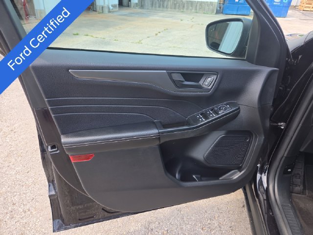 Used 2025 Ford Escape Active AWD/4WD image 11