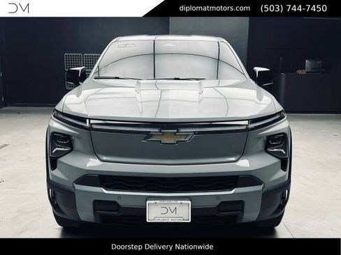 Used 2026 Chevrolet Silverado EV LT AWD/4WD image 11