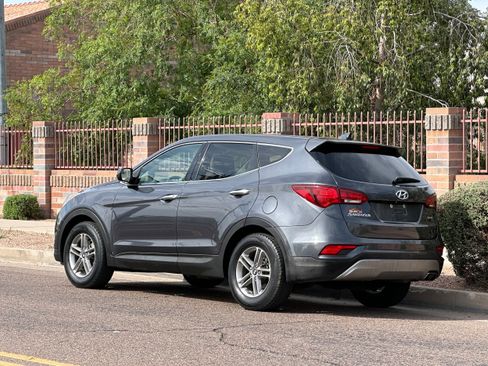 Used 2017 Hyundai Santa Fe Sport FWD image 4