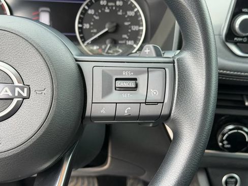 Used 2023 Nissan Rogue S AWD/4WD image 14