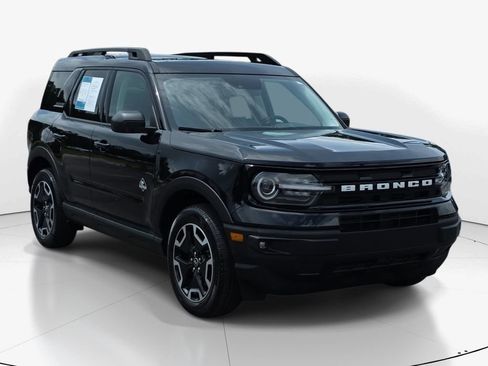 Used 2023 Ford Bronco Sport Outer Banks w/ Tech Package AWD/4WD image 3