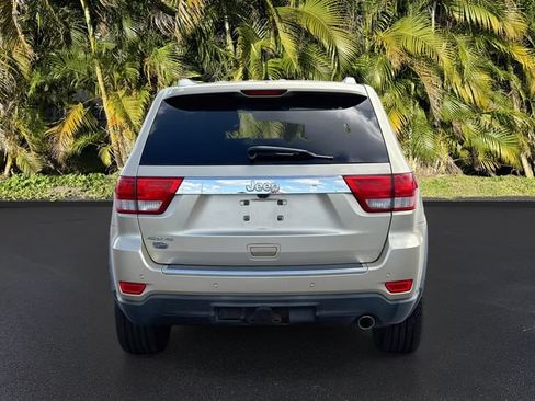 Used 2011 Jeep Grand Cherokee Overland AWD/4WD image 6