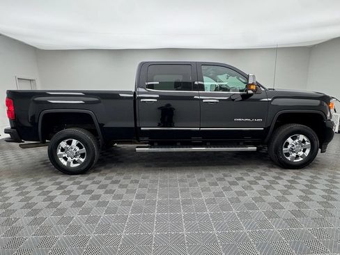 Used 2019 GMC Sierra 3500 Denali AWD/4WD image 5