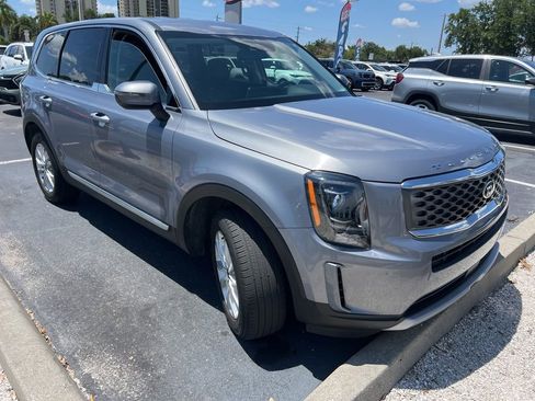 Certified 2021 Kia Telluride LX FWD image 3