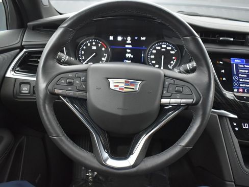 Used 2023 Cadillac XT6 Premium Luxury w/ Technology Package image 13