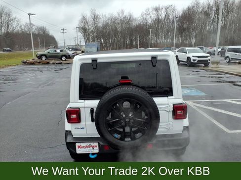 Used 2023 Jeep Wrangler Unlimited Sahara w/ Cold Weather Group image 7