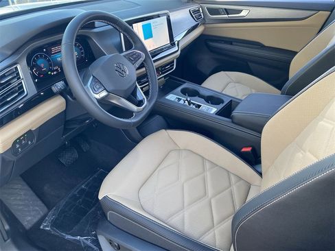 New 2026 Volkswagen Atlas Cross Sport SE image 15