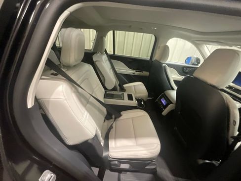 Used 2026 Lincoln Aviator Reserve w/ Illumination Package RWD image 16