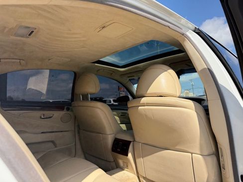Used 2013 Lexus LS 460 Luxury w/ Comfort Pkg image 25