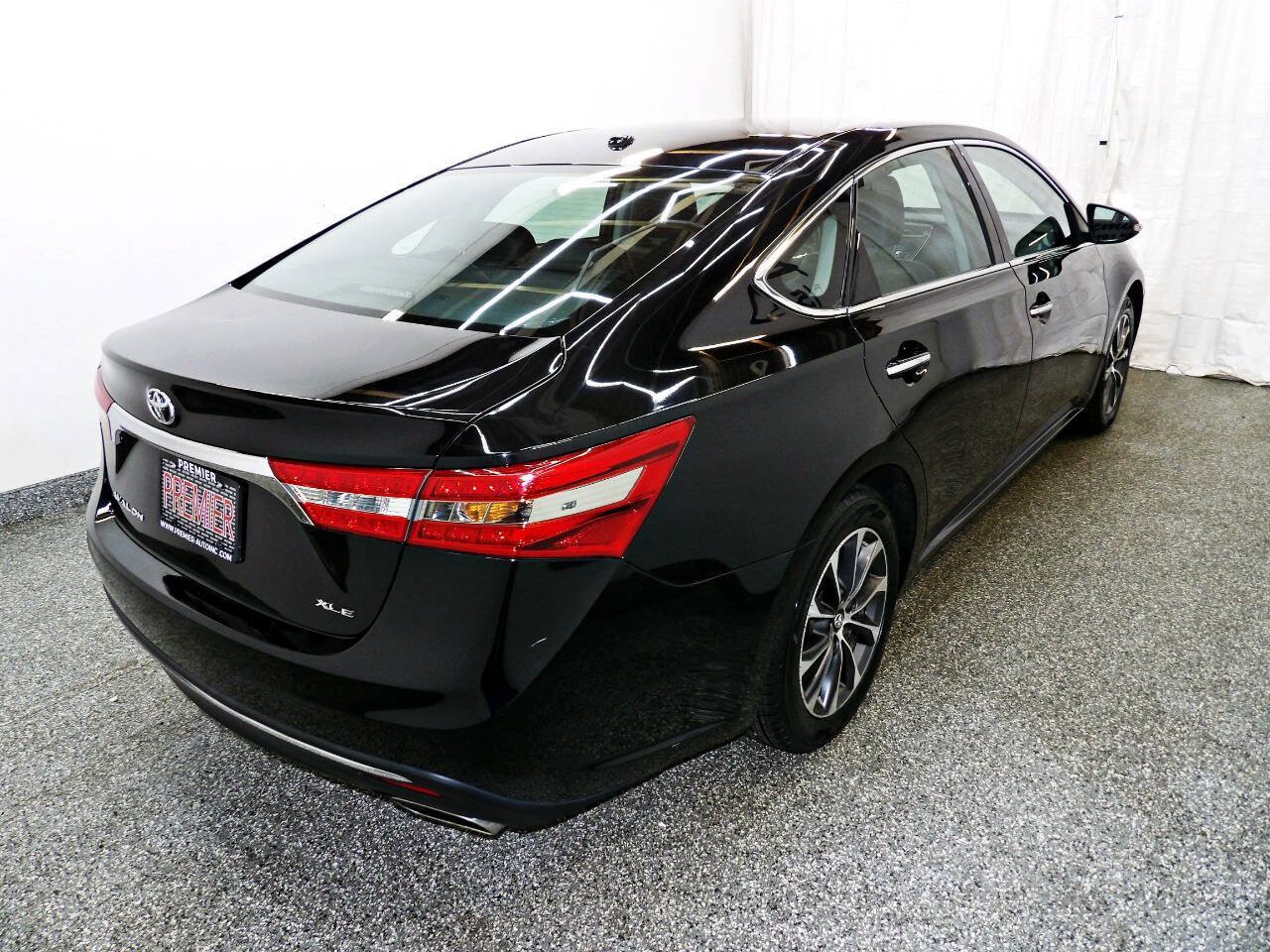 Used 2016 Toyota Avalon XLE Premium FWD image 6