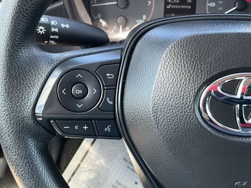 Used 2025 Toyota Corolla LE FWD image 27