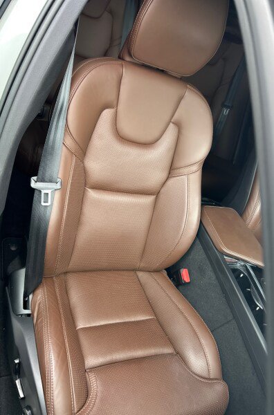 Used 2024 Volvo XC60 B5 Ultimate w/ Climate Package AWD/4WD image 8