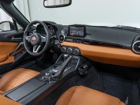 Used 2018 FIAT 124 Spider Lusso w/ Convenience Group image 15