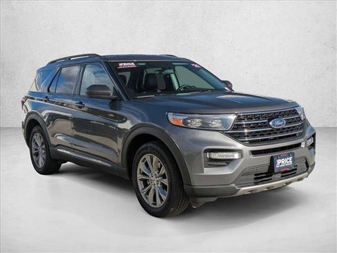 Used 2021 Ford Explorer XLT w/ Equipment Group 202A image 3