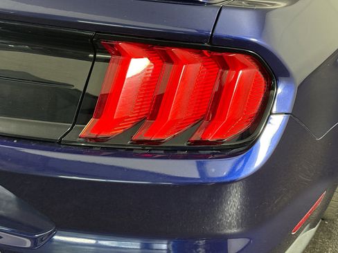 Used 2018 Ford Mustang Coupe w/ Equipment Group 101A RWD image 32