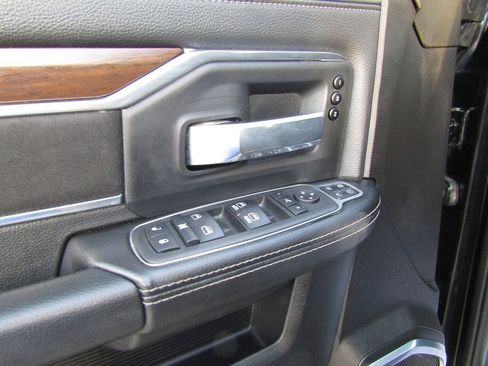 Used 2024 RAM 2500 Laramie w/ Safety Group AWD/4WD image 9