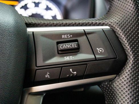 New 2025 Mitsubishi Outlander ES image 9