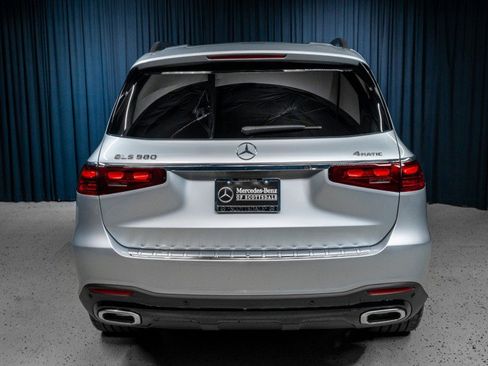 New 2026 Mercedes-Benz GLS 580 4MATIC image 9