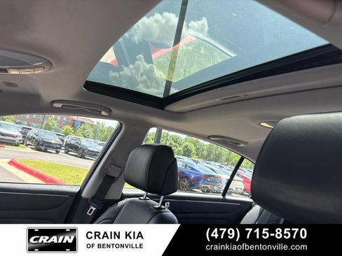 Used 2011 Hyundai Genesis 4.6 RWD image 4