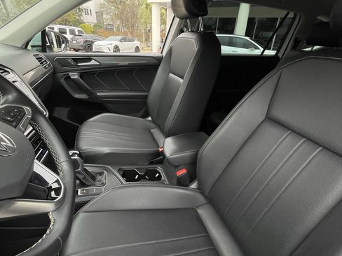 Used 2023 Volkswagen Tiguan SE image 22