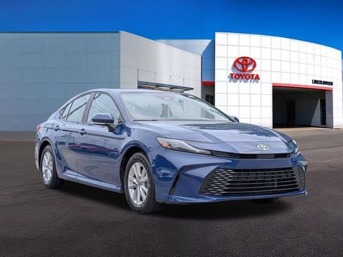 Used 2025 Toyota Camry LE FWD image 7