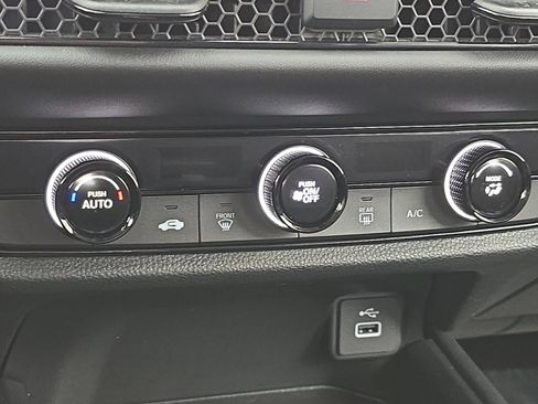 Certified 2023 Honda HR-V LX image 23