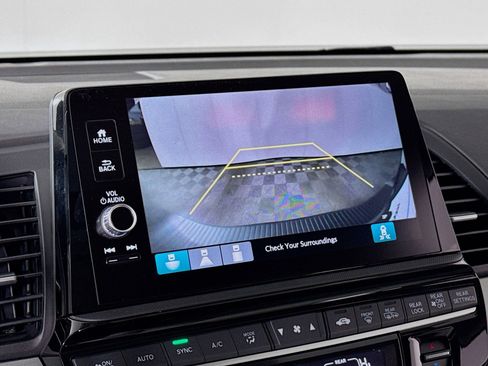 Certified 2026 Honda Odyssey EX-L image 17