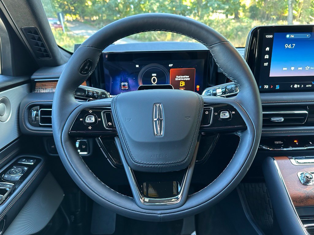 New 2026 Lincoln Aviator Black Label w/ Jet Appearance Package AWD/4WD image 8