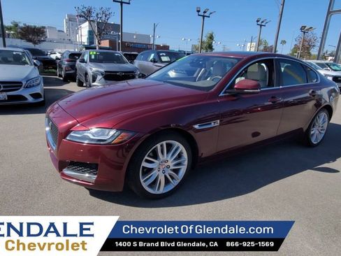 Used 2017 Jaguar XF Prestige image 4
