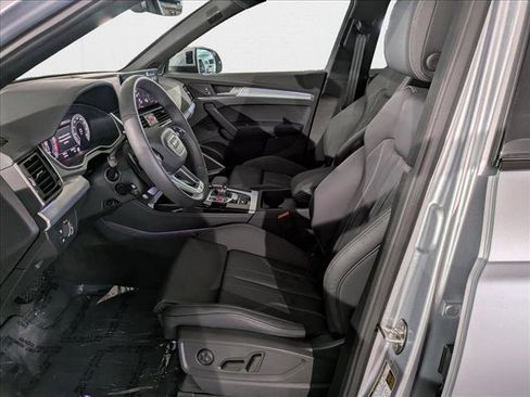 Certified 2025 Audi Q5 2.0T Premium Plus image 17
