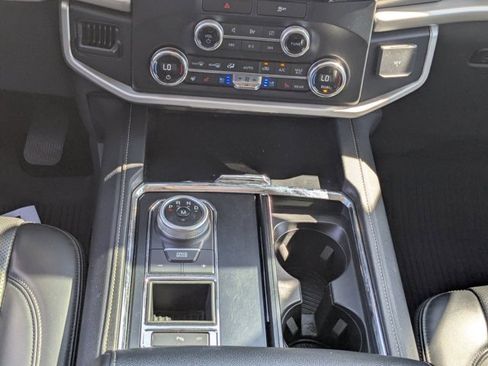 Certified 2022 Ford Expedition XLT image 21