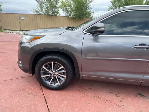 Used 2017 Toyota Highlander XLE AWD/4WD image 37